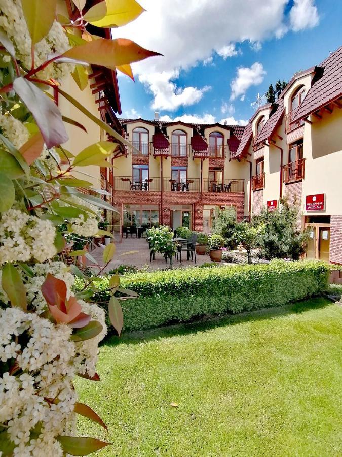 Jolan Pension & Restaurant Cicov ภายนอก รูปภาพ