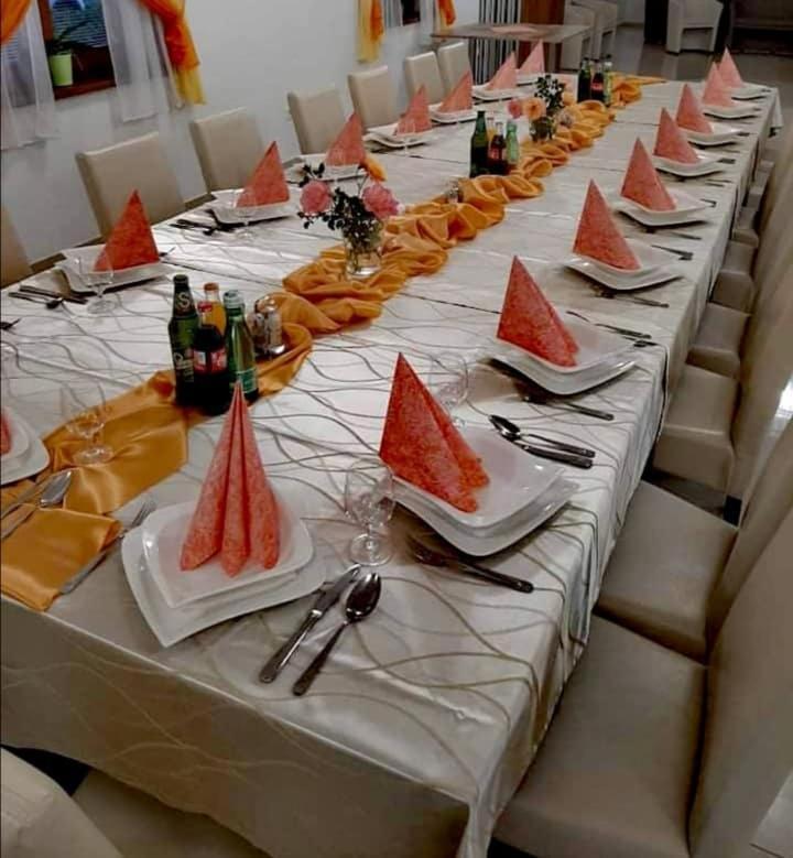 Jolan Pension & Restaurant Cicov ภายนอก รูปภาพ