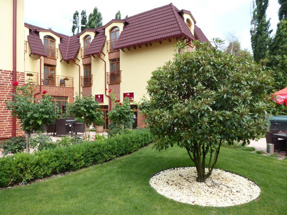 Jolan Pension & Restaurant Cicov ภายนอก รูปภาพ
