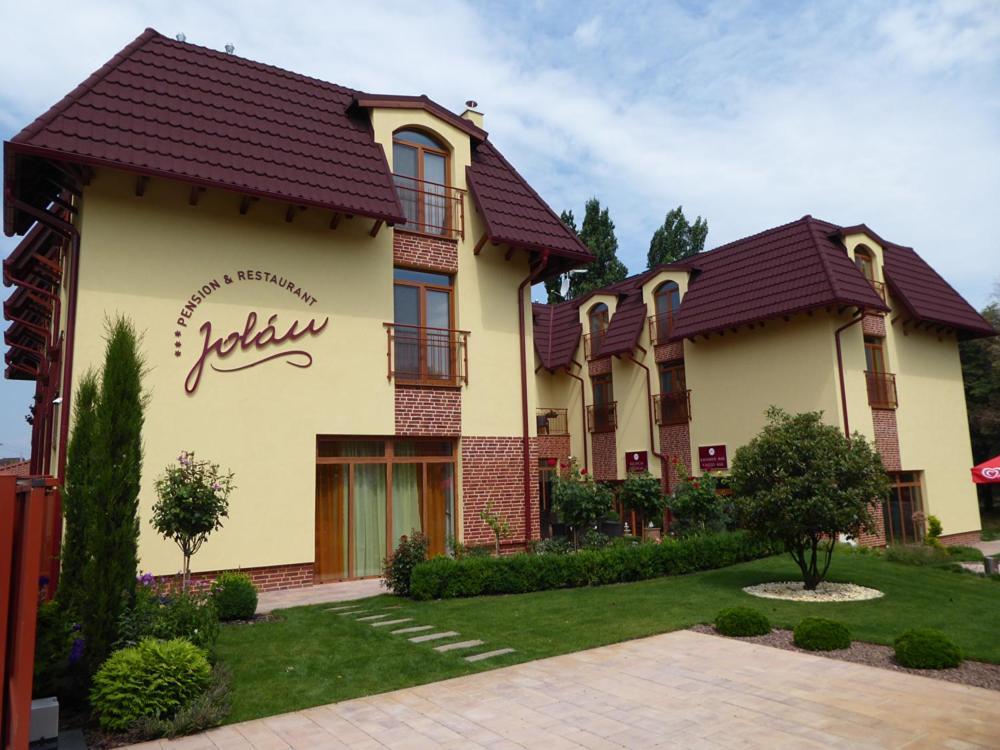 Jolan Pension & Restaurant Cicov ภายนอก รูปภาพ
