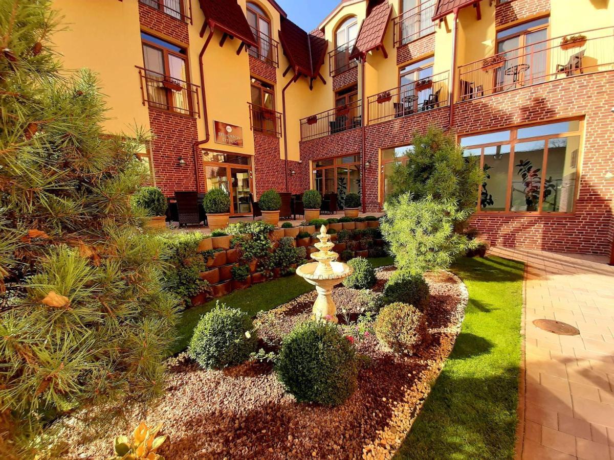 Jolan Pension & Restaurant Cicov ภายนอก รูปภาพ