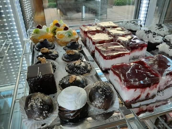 Jolan Pension & Restaurant Cicov ภายนอก รูปภาพ